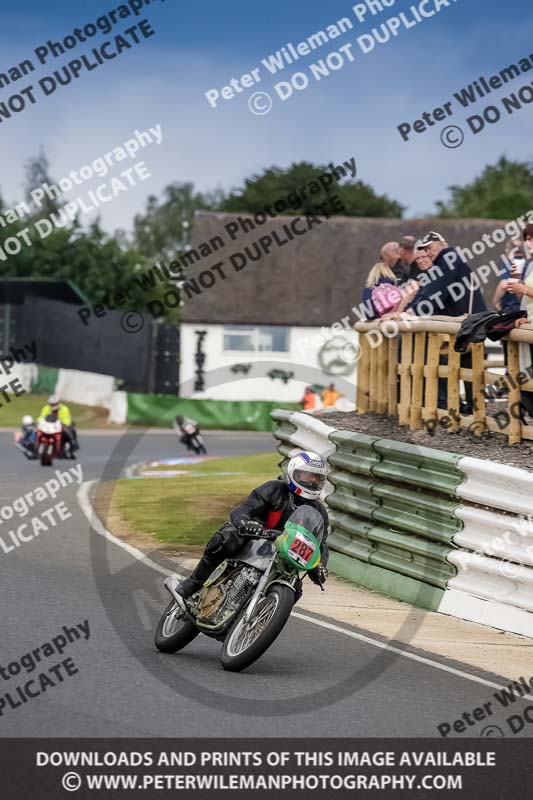 Vintage motorcycle club;eventdigitalimages;mallory park;mallory park trackday photographs;no limits trackdays;peter wileman photography;trackday digital images;trackday photos;vmcc festival 1000 bikes photographs